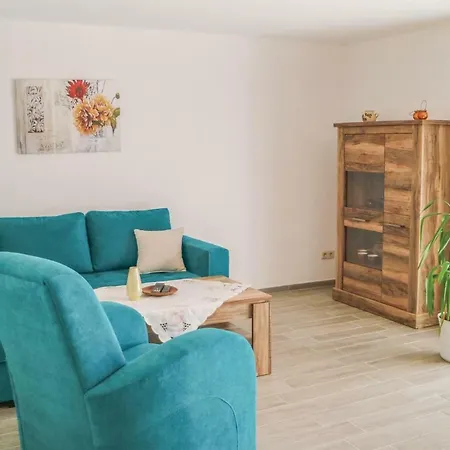 2 Bedroom Awesome In Prázdninový dům Zingst