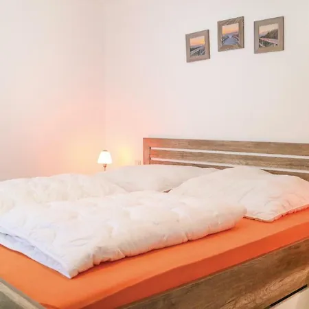 2 Bedroom Awesome In Prázdninový dům *